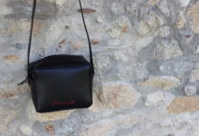 Bolso negro cuadrado